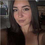 Studentessa di ingegneria, diplomata al liceo classico con il massimo dei voti e in possesso di livello C1 di inglese